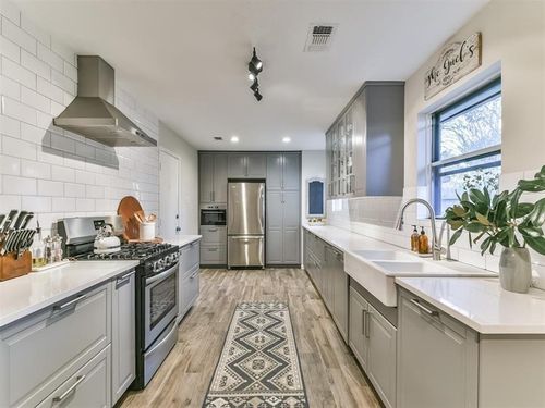 401 Reta Dr, Deer Park, TX, 77536-3554 | Card Image