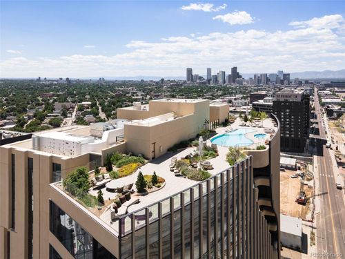 1602-3930 Blake St, Denver, CO, 80205-5757 | Card Image