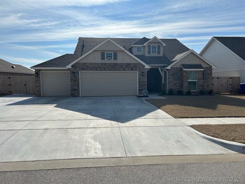 3109 W Winston St, Broken Arrow, OK, 74011-1960 | Card Image