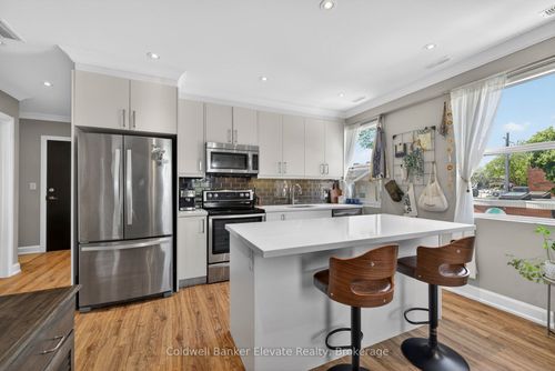 205-2 King St W, Dundas, ON, L9H6Z1 | Card Image
