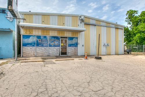 8 E 11th St, San Angelo, TX, 76903-4733 | Card Image