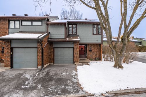 8 Chisholm Crt, Kanata, ON, K2K1E2 | Card Image