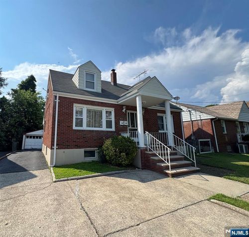 28 Norwood Ave, Clifton, NJ, 07011-2825 | Card Image