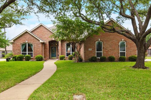 1612 Twin Oaks Dr, Cleburne, TX, 76033-7547 | Card Image