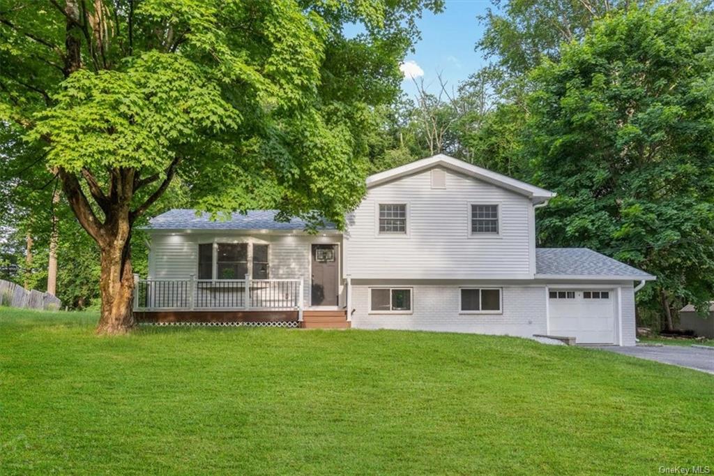 Sultana Dr, Yorktown Heights, NY 10598