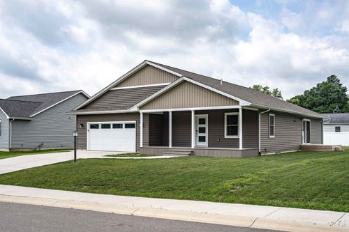 408 Ash St, Pierceton, IN, 46562-1300 | Card Image