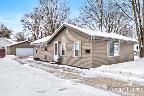 911 E Pearl St, Greenville, MI, 48838-1351 | Card Image