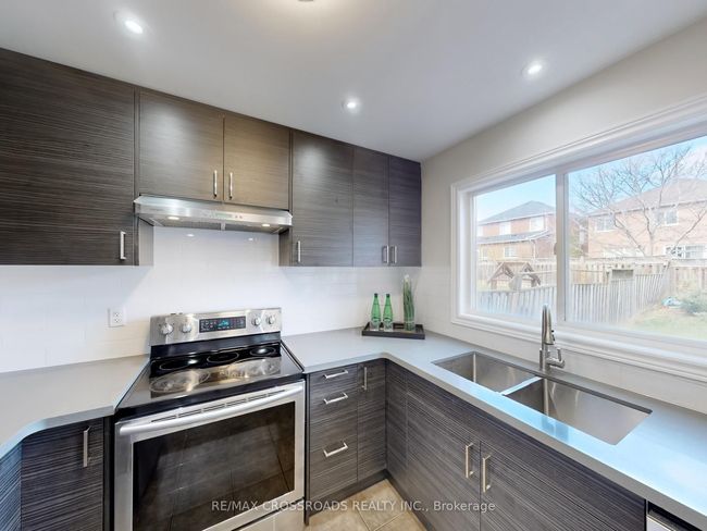 1311 Weller Cross, House other with 3 bedrooms, 2 bathrooms and 1 parking in Milton ON | Image 15
