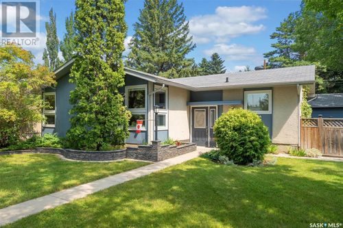 35 Spinks Dr, Saskatoon, SK, S7H3W9 | Card Image