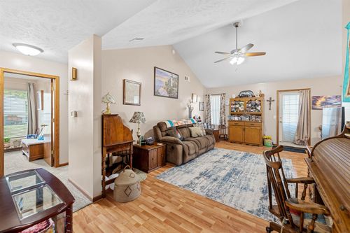 764 Willow Dr, Salina, KS, 67401-4667 | Card Image