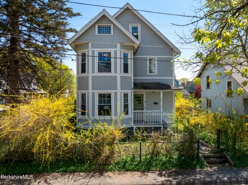 74 Washington Ave, North Adams, MA, 01247-4074 | Card Image