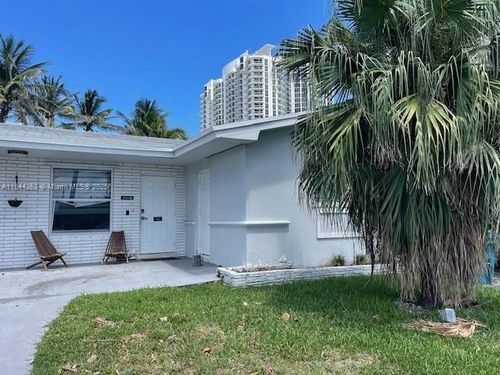 18801-18801 Atlantic Blvd, Sunny Isles Beach, FL, 33160-2418 | Card Image