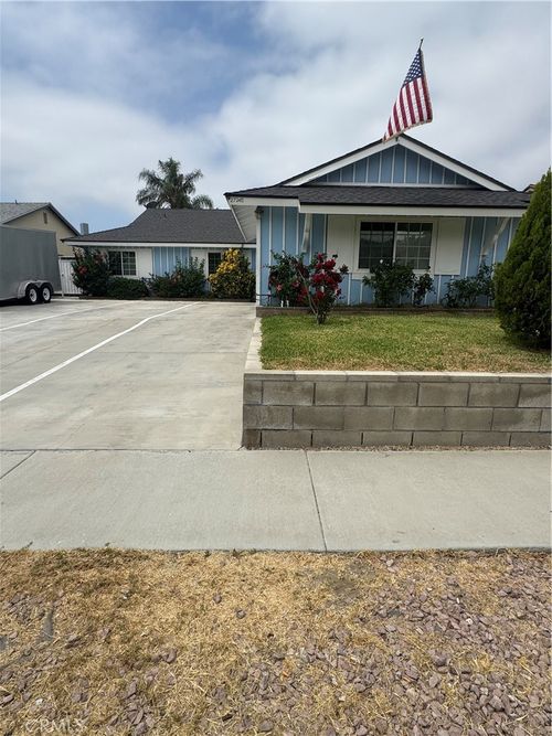 27245 Langside Ave, Canyon Country, CA, 91351-2517 | Card Image