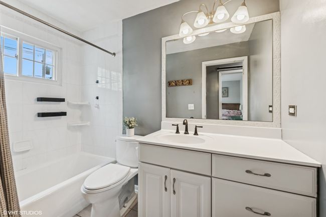 786 S Swain Ave, House other with 3 bedrooms, 2 bathrooms and 2 parking in Elmhurst IL | Image 12