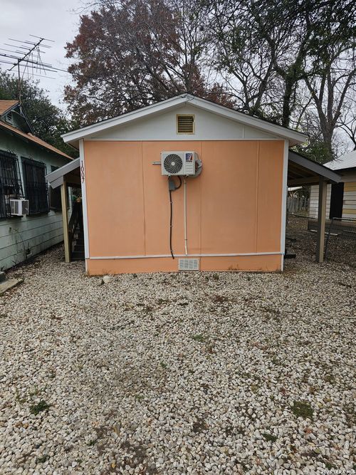 2-1005 Center St, San Antonio, TX, 78202-2902 | Card Image