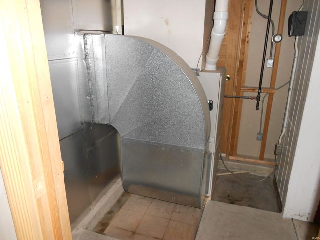 265 E Main St, Home with 0 bedrooms, 2 bathrooms and 12 parking in Peru IN | Image 28