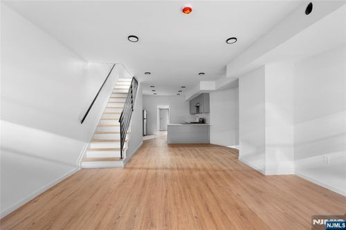 43 Cortland Street, Newark, NJ, 07105 | Card Image