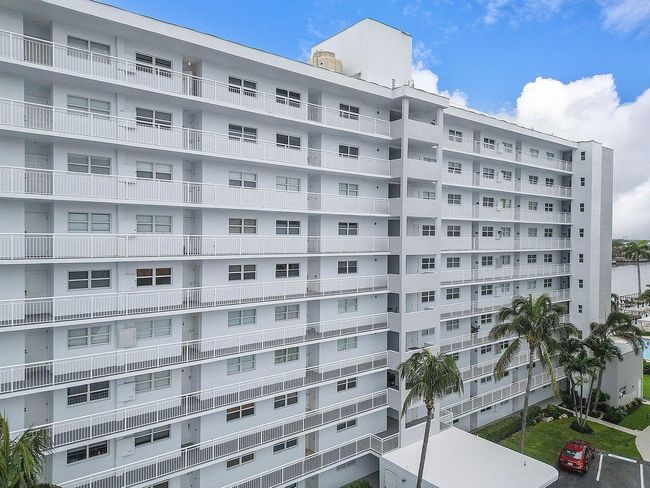 APT-1030D - 3310 S Ocean Blvd, Condo with 2 bedrooms, 2 bathrooms and null parking in Highland Beach FL | Image 35