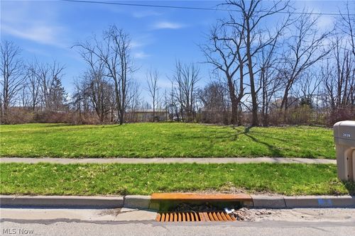 2048 Buchtel St, Twinsburg, OH, 44087-2051 | Card Image