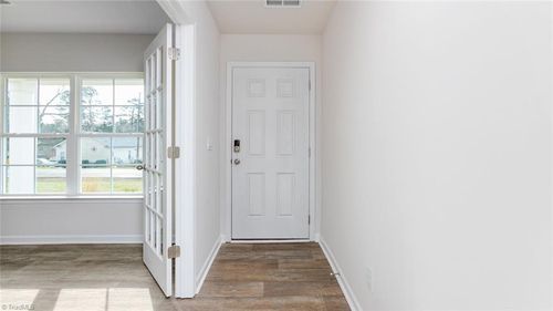 329 Lantanna Ave, Lexington, NC, 27295 | Card Image