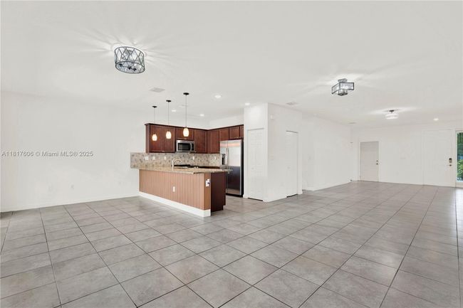 279 Se 31 St Ter, House other with 5 bedrooms, 3 bathrooms and null parking in Homestead FL | Image 9