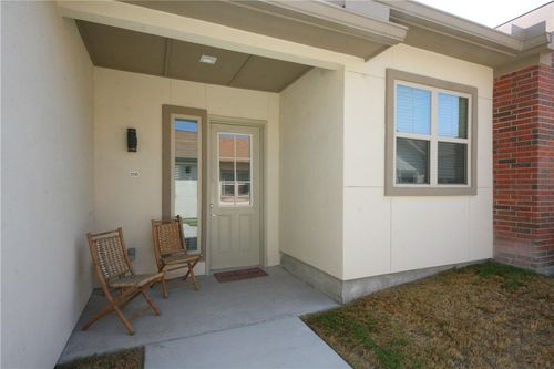 apt-203-2400 Louis Henna Blvd, Round Rock, TX, 78664-2088 | Card Image