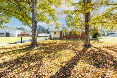 101 Smith St, House other with 4 bedrooms, 2 bathrooms and 4 parking in Ashland City TN | Image 3