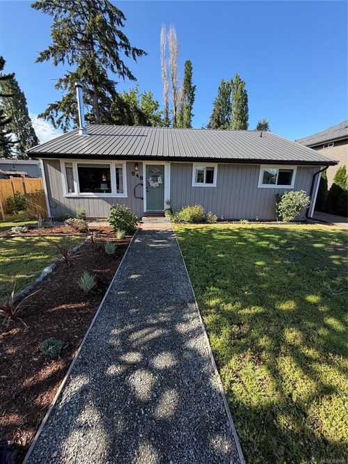 548 Nova St, Nanaimo, BC, V9R5M9 | Card Image