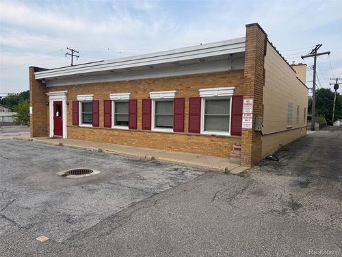 28730 Harper Ave, Saint Clair Shores, MI, 48081-1250 | Card Image