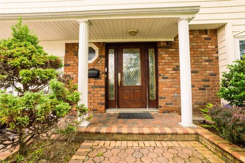 1381 Tanwood Dr, North Baldwin, NY, 11510-1934 | Card Image