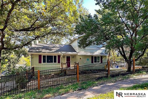 1605 Farrell Dr, Bellevue, NE, 68005-3319 | Card Image