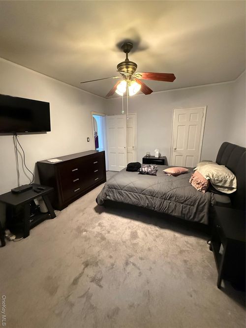 apt-a4-261 Central Ave, Lawrence, NY, 11559-1586 | Card Image