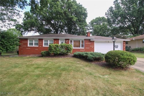223 Evergreen Dr, Poland, OH, 44514-3707 | Card Image