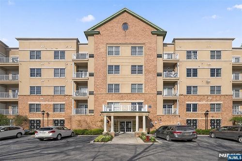 2404 Windsor Park Ct, Englewood, NJ, 07631-4980 | Card Image