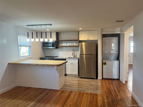 b-11 Pulaski Pl, Port Washington, NY, 11050-2446 | Card Image