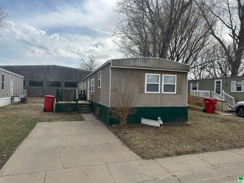 1222 Westgate Dr, Vermillion, SD, 57069-1087 | Card Image