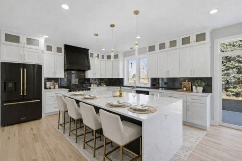 948 Stonebridge Way, Woodridge, IL, 60517-4918 | Card Image