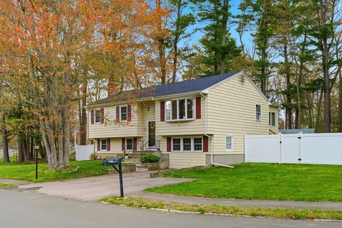 8 Bicknell St, Foxboro, MA, 02035-2808 | Card Image