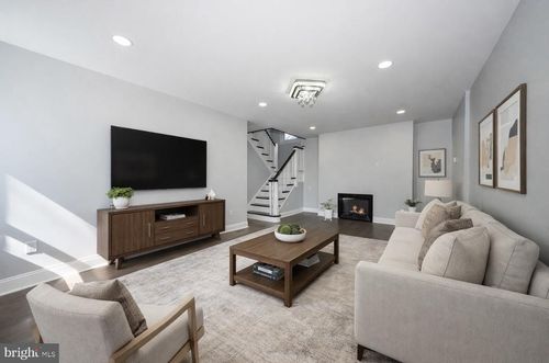 100 Englewood Road, UPPER DARBY, PA, 19082 | Card Image