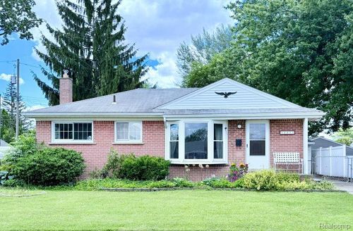 32211 Avondale St, Westland, MI, 48186-4903 | Card Image