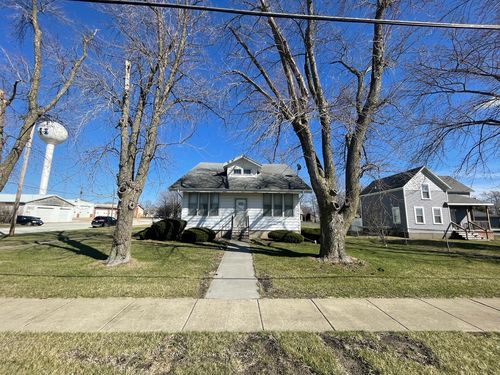 201 S Front St, Ashkum, IL, 60911-4010 | Card Image
