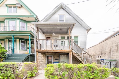 1016 E Land Pl, Milwaukee, WI, 53202-1537 | Card Image