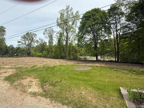 Lot 1 Rochawies Dr, Oakland, MI, 48363-1248 | Card Image