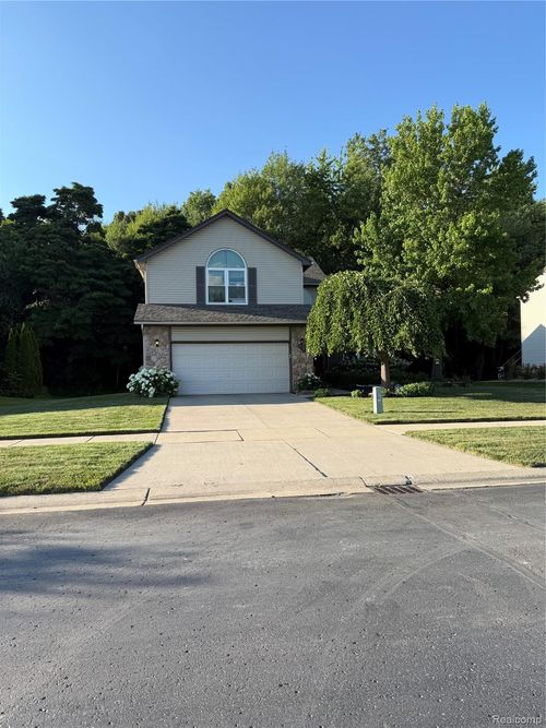44994 Sondra Dr, Van Buren Township, MI, 48111-5320 | Card Image
