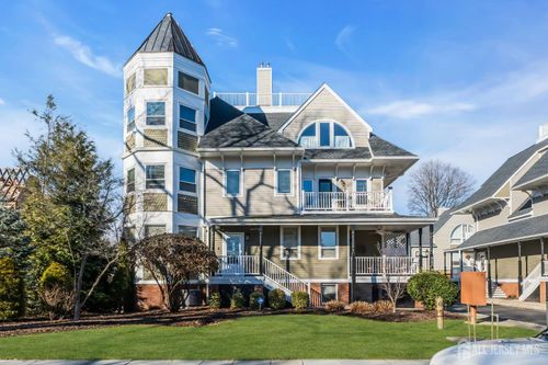 22 Franklin Pl, Morristown, NJ, 07960-7703 | Card Image