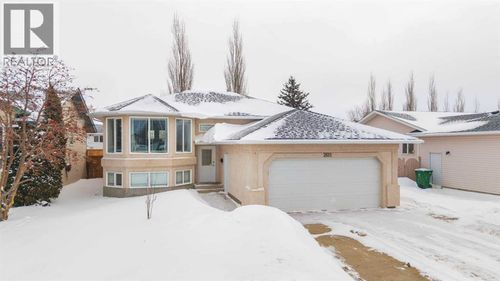 2611 43 Ave, Lloydminster, SK, S9V2B8 | Card Image