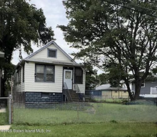 25 Benjamin Place, Staten Island, NY, 10303 | Card Image