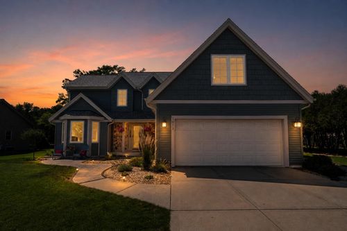 1052 Summer Creek Rd, Oconomowoc, WI, 53066-4167 | Card Image