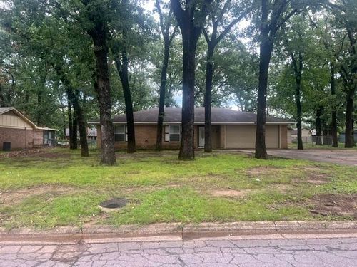 135 46th St Sw, Paris, TX, 75460 | Card Image