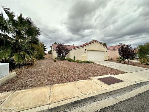 725 Hitchen Post Dr, Henderson, NV, 89011-4915 | Card Image